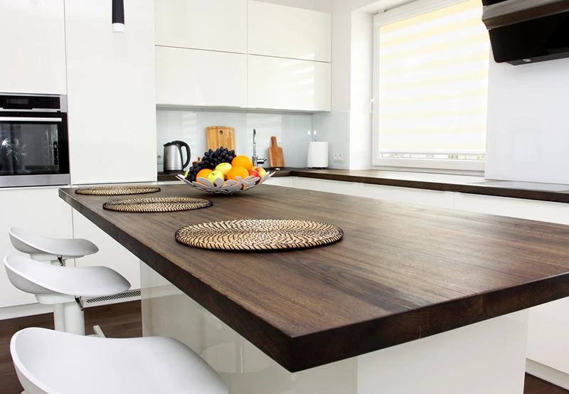 Countertop and solid wood component